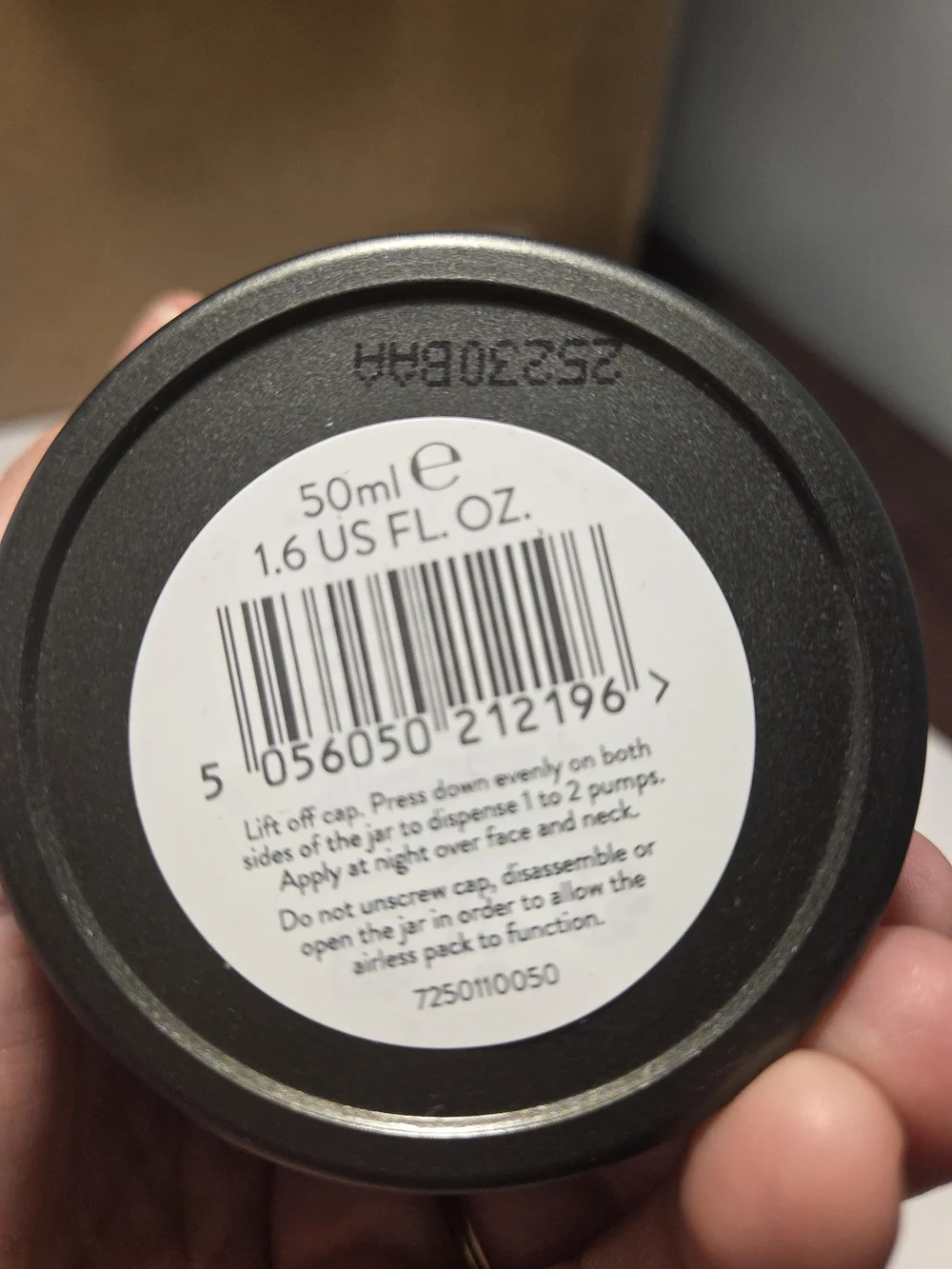 Age Benefit Night Renewal Cream — Charcoal Gray